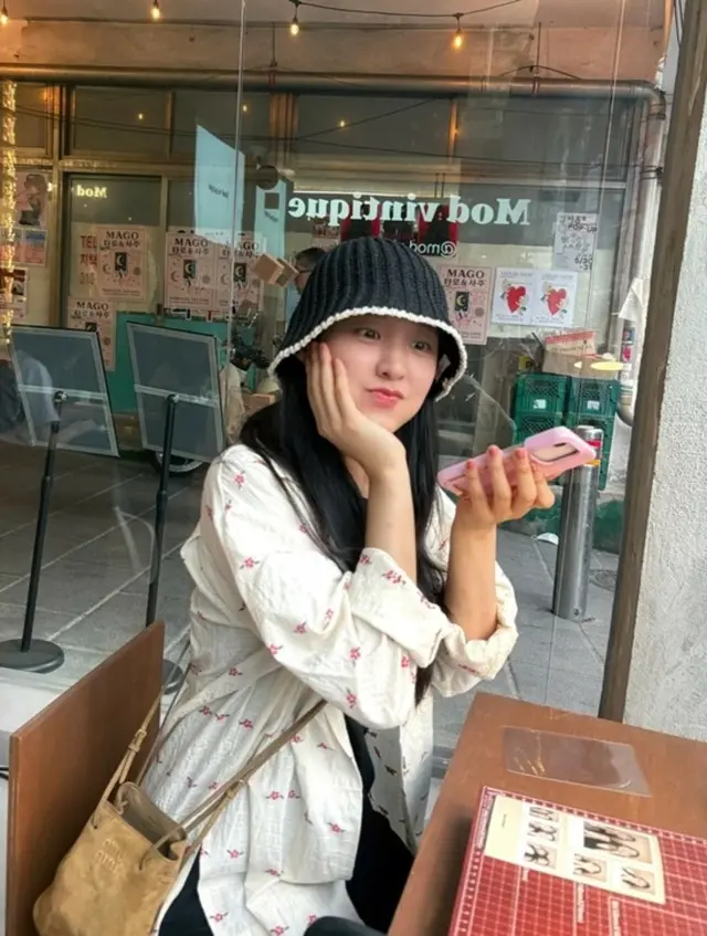 ソリョン（AOA）、スタイリッシュな”立て看板”女神…清純でかわいい日常公開