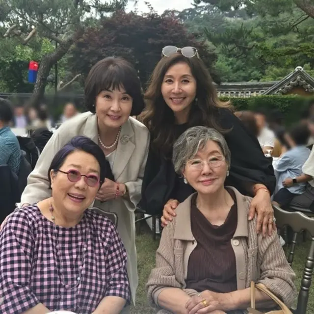 女優パク・ハナ、結婚式に大御所が総出動2