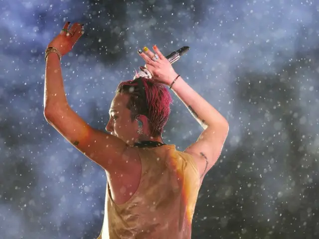 G-DRAGON、またまた観客の乱入事件…落ち着いた対処がプロフェッショナル