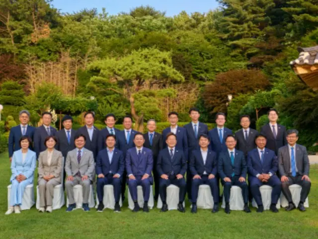 李大統領と与党院内指導部が晩餐、民生回復と政権成功へ協力誓う＝韓国