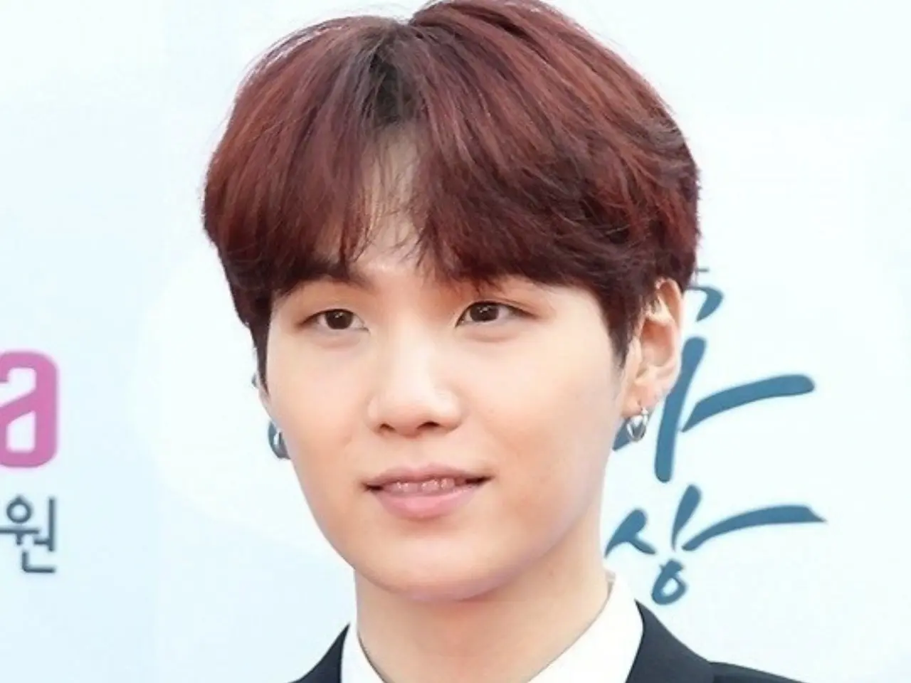 早い者勝ち BTS 大型バナー BTS(防弾少年団)のジョングクの誕生日を祝うためファンがソウル地下鉄