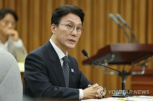 国会の人事聴聞会に出席した首相候補の金民錫氏＝２４日、ソウル（聯合ニュース）