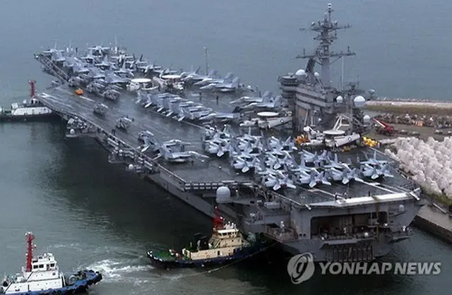 ２０２４年６月２２日、釜山に寄港した米空母「セオドア・ルーズベルト」＝（聯合ニュース）