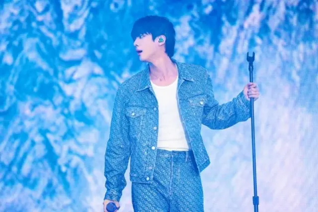 「BTS」JIN、ファンコンサートツアー華やかな砲門…「ARMYと一緒だから成功、可能性に挑戦」