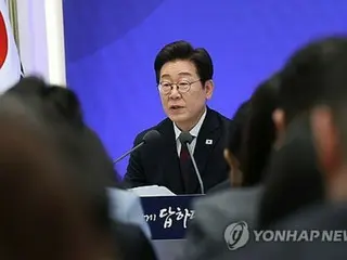 李大統領が就任後初の記者会見　「国民生活の回復に全力」