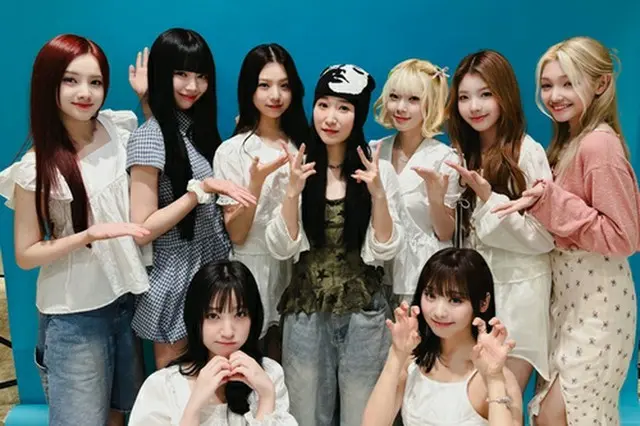 ＵＮＩＳと乃紫（中央）＝（聯合ニュース）≪提供写真、転載・転用禁止≫