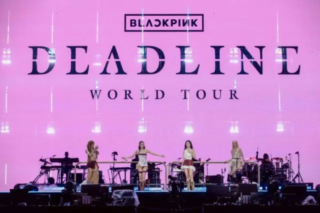 「BLACKPINK」、2年ぶり完全体のスタジアム公演...「スタジアムの夢が叶う」