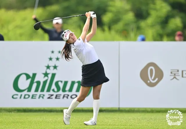 惜しくも優勝に手が届かなかったノ・スンヒの1番ホールでのティーショット（写真：KLPGA）