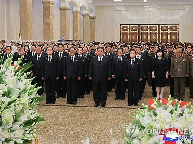 金正恩氏　金日成主席死去３１年で宮殿参拝
