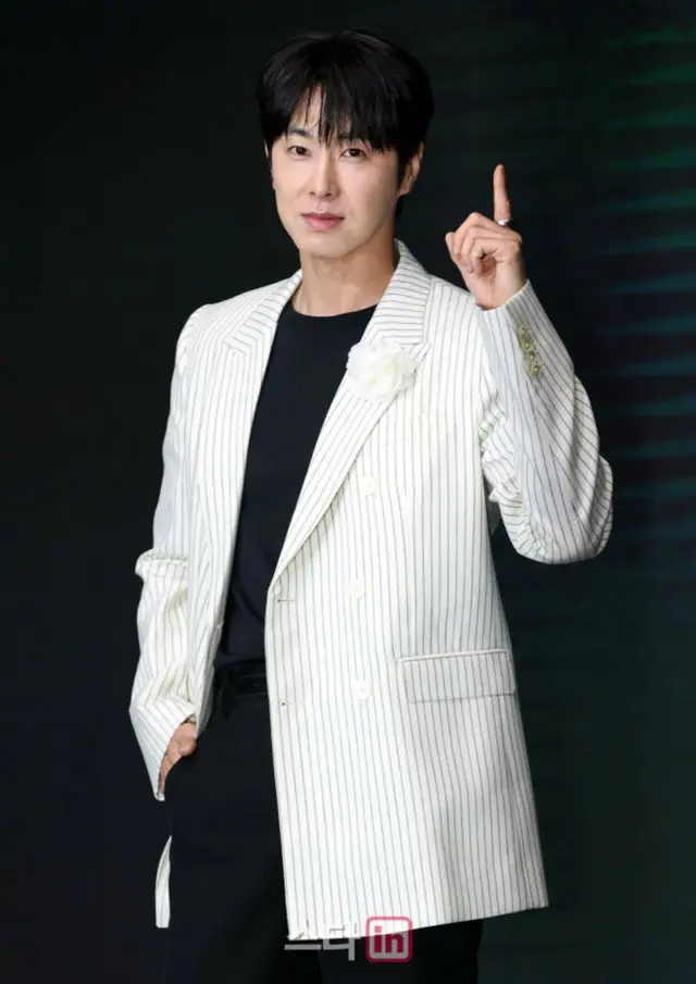 「東方神起」ユンホ、最近流行の「hank U」でドラマ「パイン」を紹介…「良いものは一緒に分かち合って」