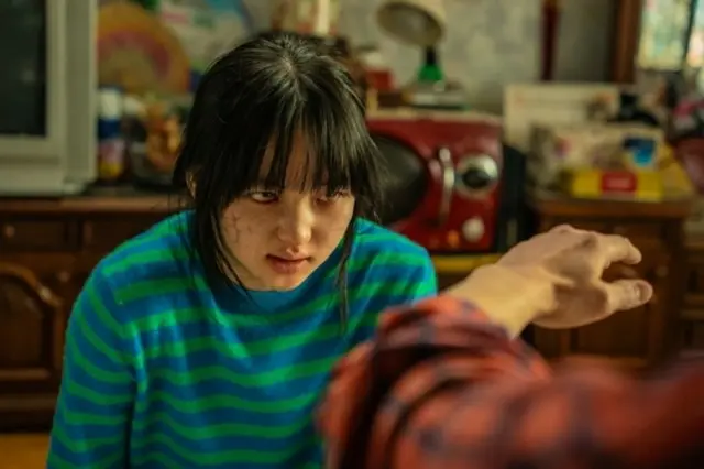 映画「ゾンビになってしまった私の娘」チェ・ユリ、ゾンビになった娘役でラブリーな魅力発散
