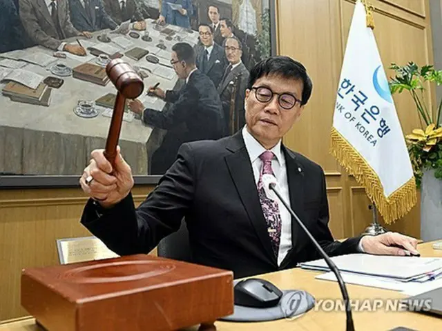 定例の金融通貨委員会を主宰する韓国銀行（中央銀行）の李昌鏞（イ・チャンヨン）総裁＝（聯合ニュース）