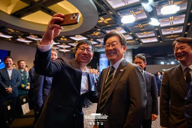 李在明大統領の支持率、就任直後より「2ケタ」の上昇＝韓国