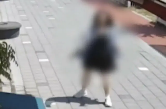 「街路樹にナイフを刺して…」凶器を持った犯人は現職警察官だった＝韓国