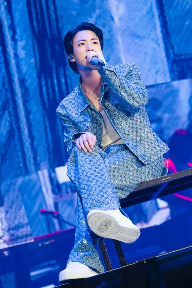 「BTS」JIN、日本5大スポーツ紙の1面を飾る…K-POPソロ歌手初4