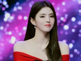 女優ハン・ソヒ、真っ赤な超ミニワンピースの装い…タイを魅了したビジュアル