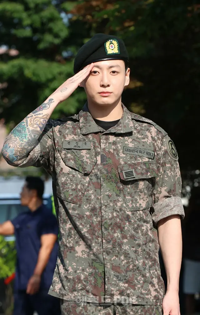 「BTS」JUNG KOOK、「KPOPガールズ！デーモン・ハンター」に感激して夢中に