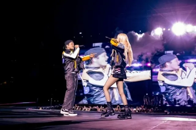 「BLACKPINK」、LA公演にブルーノ・マーズがサプライズ登場…ワールドツアーを盛況裏に終了