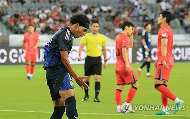 先制ゴールを決めた日本代表のジャーメイン＝１５日、竜仁（聯合ニュース）
