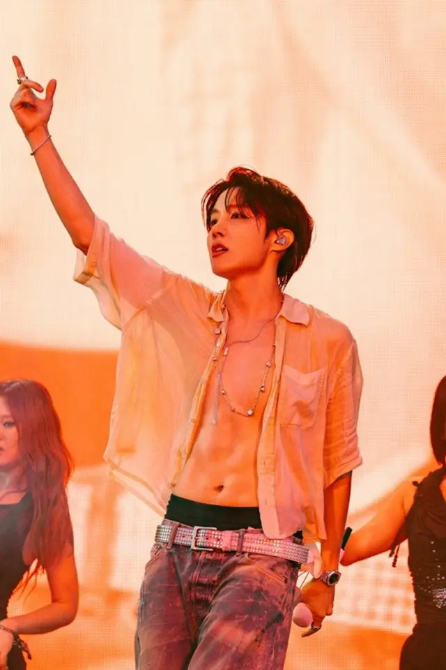 「完成型アーティスト」... J-HOPE、「ロラパルーザ・ベルリン」に海外メディアから絶賛の声