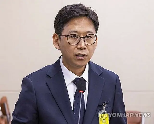 国会で開かれた人事聴聞会に出席した裵慶勲氏＝１４日、ソウル（聯合ニュース）
