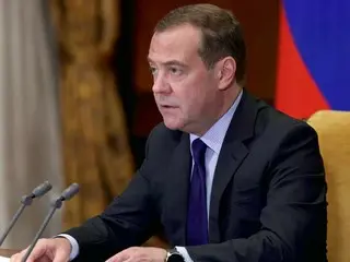 ロシアのメドヴェージェフ氏「必要なら西側に “先制攻撃”」