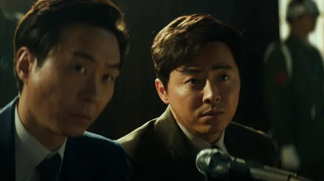映画『大統領暗殺裁判　16日間の真実』、弁護士のチョ・ジョンソクが軍人のイ・ソンギュンを救うために絶対的不利な裁判に挑む特別映像「真実の行方編」解禁
