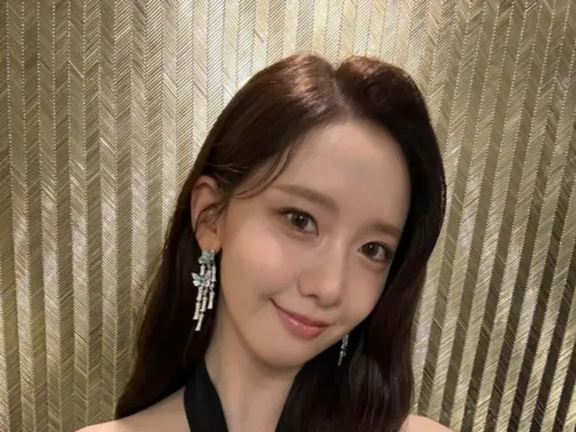 ユナ（少女時代）、ドレス姿でまさしく“ユンフロディーテ”…セルカを撮るのが面白そうだね