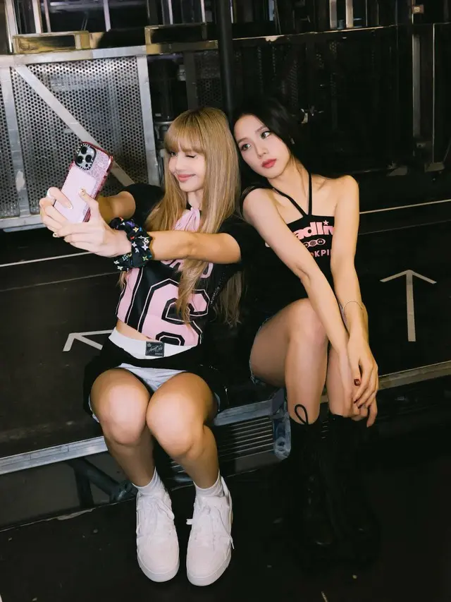 「BLACKPINK」JISOO、ワールドツアー中も人形美貌を披露…少女漫画から出て来たのかと02