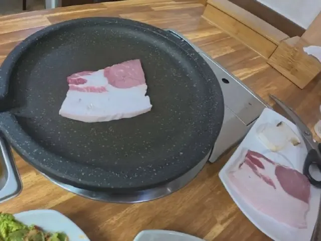 鬱陵島の「脂身サムギョプサル」の食堂、営業停止処分＝韓国報道