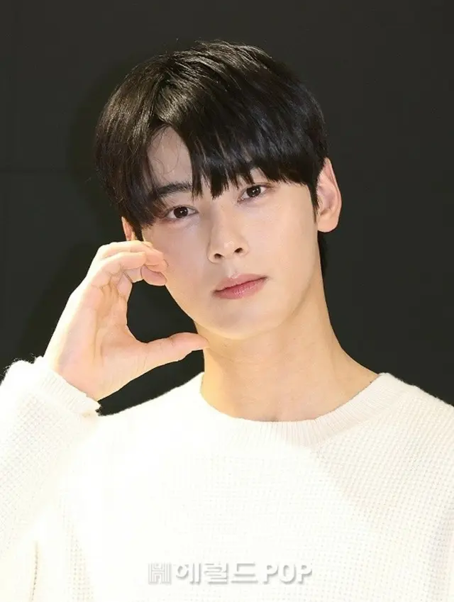 チャウヌ（ASTRO）、本日（28日）入隊「一生懸命活動したから軍白期はない！」…でも「忘れないで」