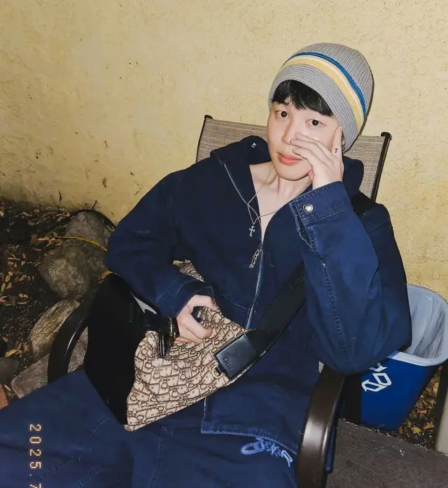「BTS」JIMINの写真にカーレーサーのルイス・ハミルトンが「いいね」