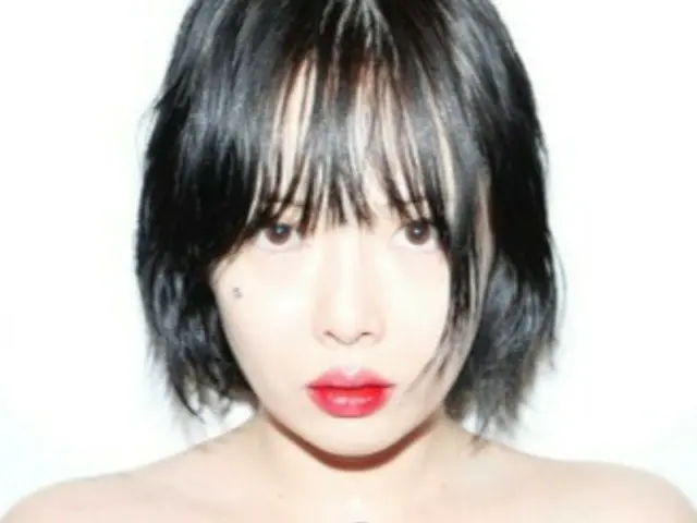 ヒョナ（元4Minute）、上半身裸の写真をSNSにアップ…大胆すぎてハラハラ