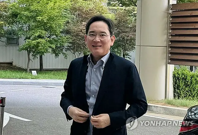 米国に向けてソウル金浦ビジネス空港センターを出発するサムスン電子の李在鎔会長＝２９日、ソウル（聯合ニュース）