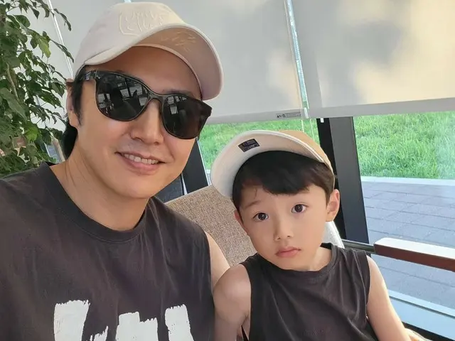 “韓国のキムタク”俳優ユン・サンヒョン、子役クラスのビジュアルを誇る息子と近況ショット…こんなに大きくなりました