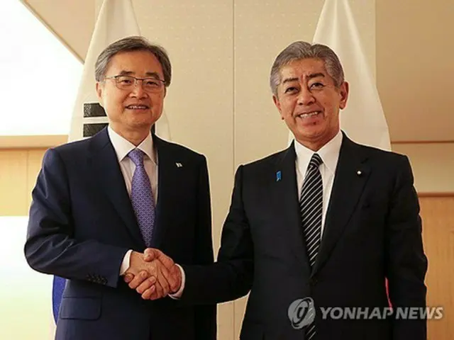 韓国外相「友好国との関係強化」　東京で岩屋外相と会談