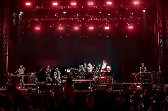 「Xdinary Heroes」、「Lollapalooza Chicago」のステージを飾る…ワールドワイドな人気上昇中02