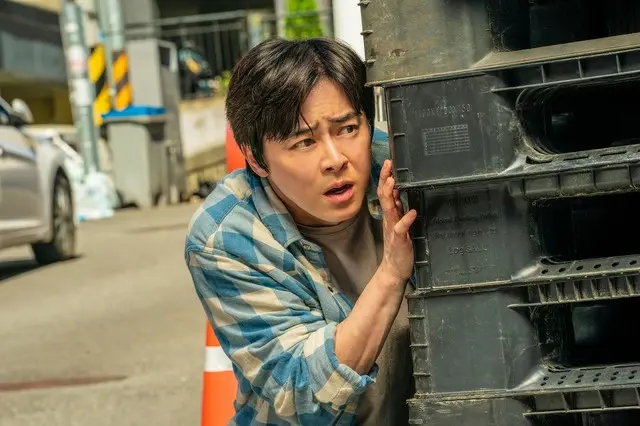 チョ・ジョンソク主演「ゾンビになってしまった私の娘」、公開4日目で100万突破し興行疾走…監督も絶賛のシンクロ率で3連打