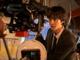 「全知的な読者の視点から」アン・ヒョソプ＆イ・ミンホ、「集中するとこんなにセクシー」…没入モーメントスチール公開