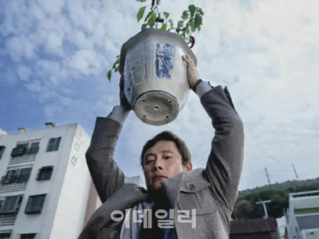 イ・ビョンホン、映画「仕方がない」でトロント映画祭特別功労賞受賞＝韓国報道