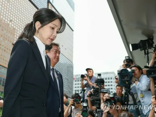 尹前大統領の妻が出頭　「国民に申し訳ない」