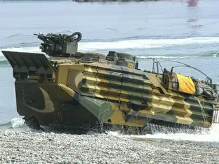 韓米海兵隊が合同訓練　水陸両用装甲車・上陸機動ヘリなど動員