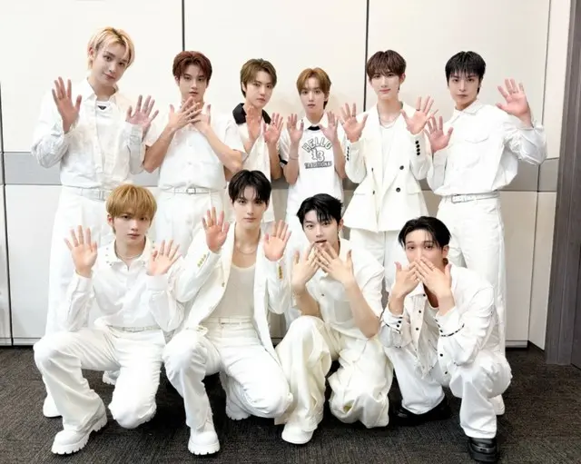 「xikers」、事務所の先輩グループ「ATEEZ」のコンサートでオープニングを飾る…本日（9日）アメリカ・ロサンゼルス公演02