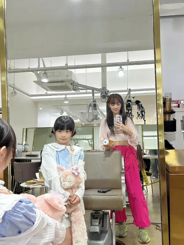 ソユル（元CRAYON POP）、アイドルのママそっくり…とてもかわいい「母と娘」
