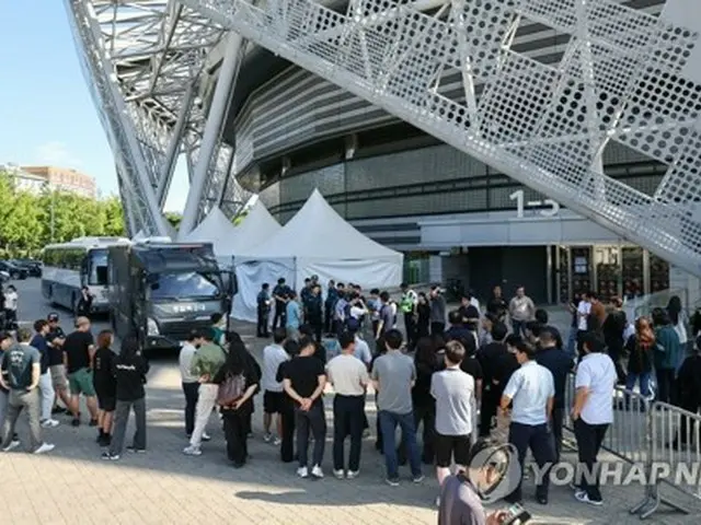 ソウルのコンサート会場爆破予告　４千人避難も爆発物見つからず