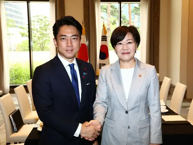 「チャプチェが好き」…「ファンクルセク座」小泉進次郎氏が “訪韓”＝韓国報道