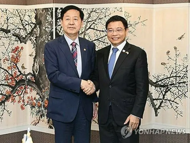 韓国・ベトナム財務相が会談　「堅固な協力維持」で一致