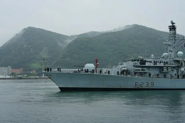 英海軍のフリゲート艦「リッチモンド」（在韓英国大使館提供）＝（聯合ニュース）≪転載・転用禁止≫