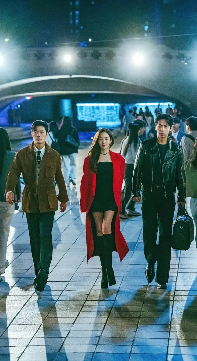作品名　『コンフィデンスマンKR』配信表記　9月6日（土）からPrime Videoで独占配信コピーライト　© 2025 TME Group Co.,Ltd. All Rights Reserved.