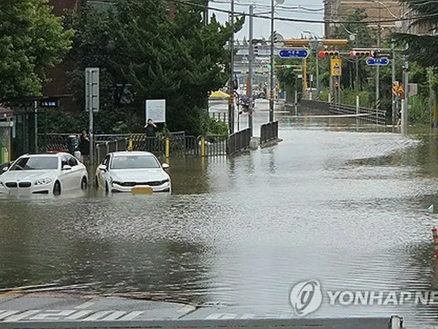 韓国首都圏などで大雨続く　１４日までに最大２００ミリ